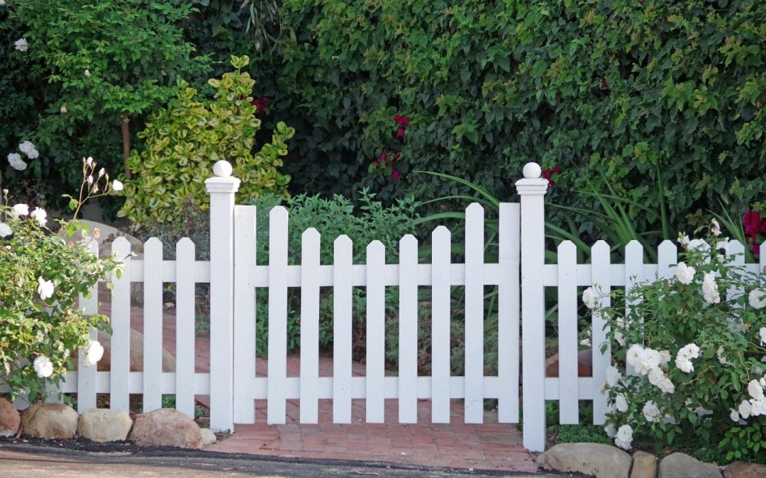 Finding the Perfect Fencing Material for Your Home